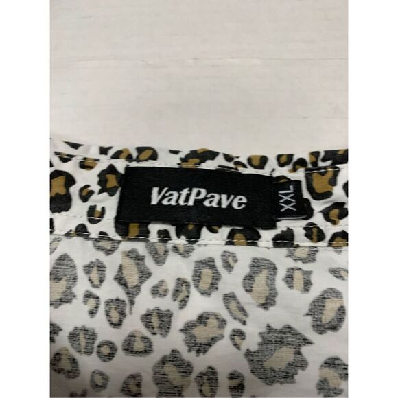 Cheetah Patterned Button Down Top - Picture 6 of 8